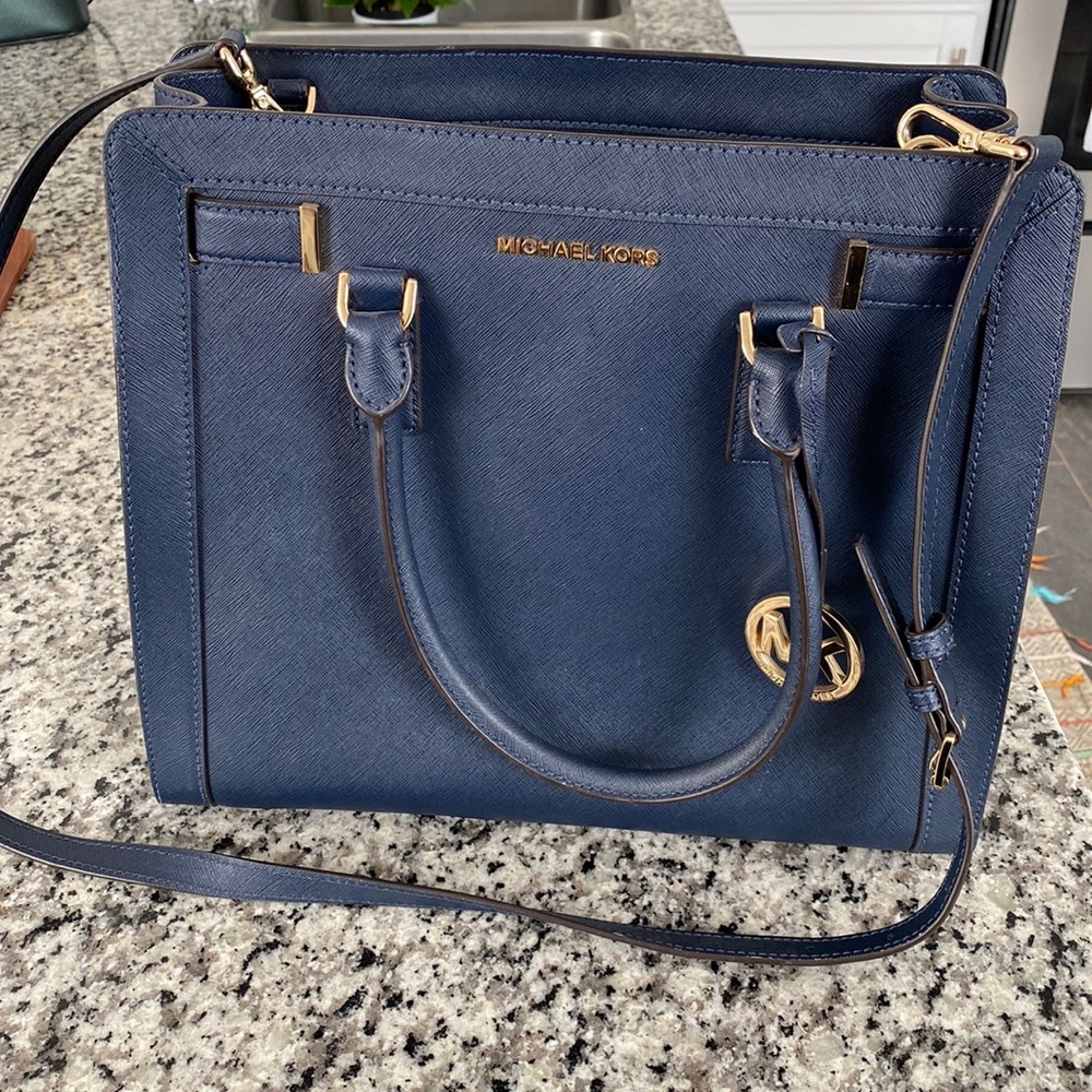 Large barely used Michael Kors purse
